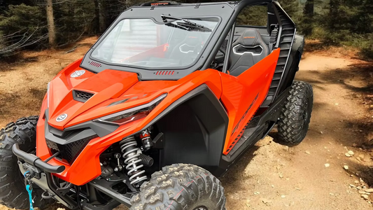 Parbriz Sticlă CFMOTO ZFORCE Z10 2026+ - Laminat 3+3 mm, Ventilat, Cadru Metalic